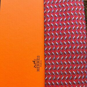 NEW IN BOX HERMES TIE - CHERRY RED w FUN BLUE PARROTS BIRDS DOVES PARAKEETS XL